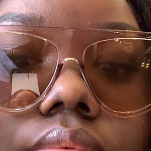 Meet your Posher, Alexis